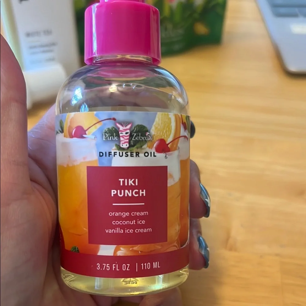 Pink Zebra Insect Repellent and Tiki Punch Set - Picture 2 of 9